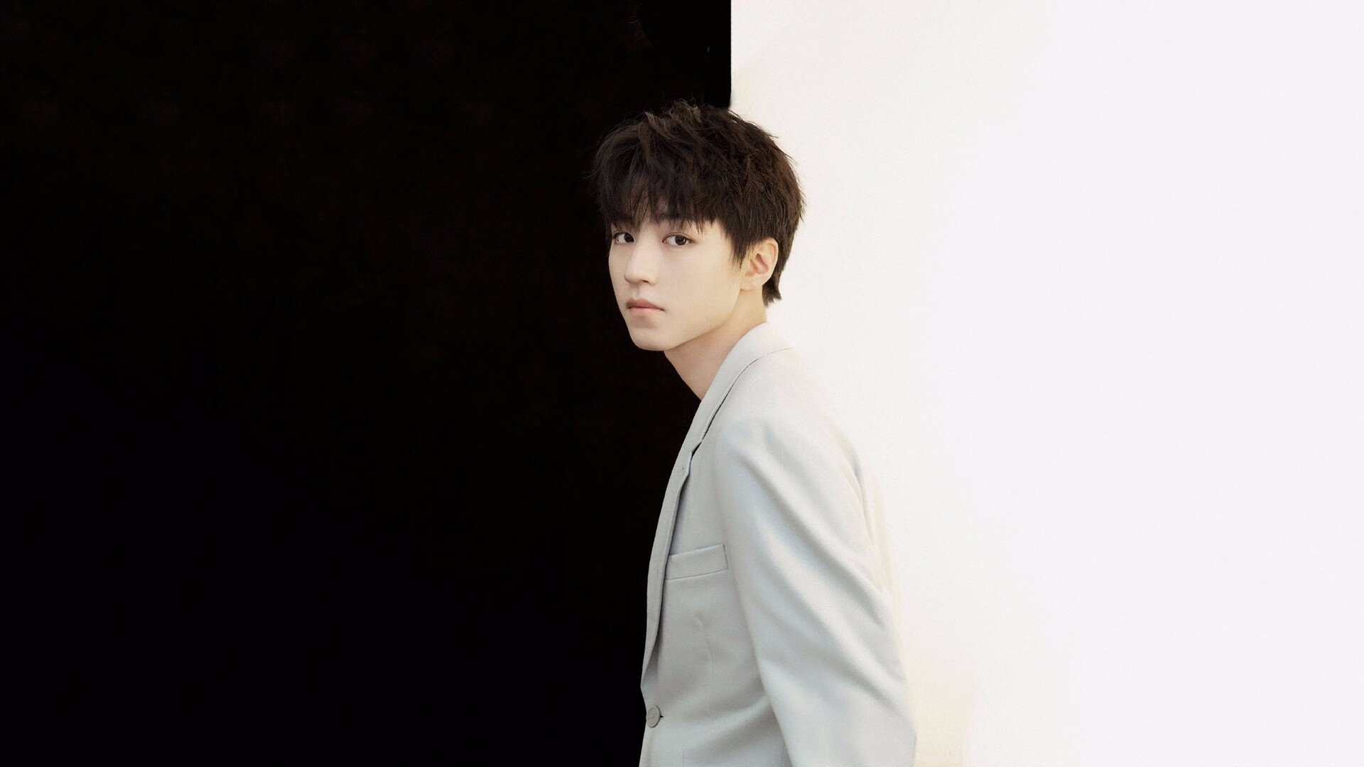 冠军之谜:预测今年的总冠军归属,冠军即将诞生