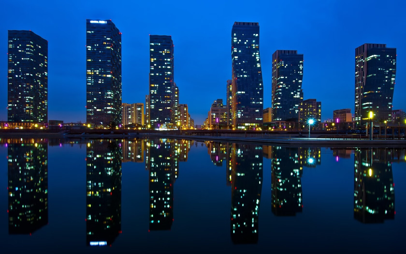 利物浦扩大领先,锁定欧冠四强席位,利物浦欧冠排名