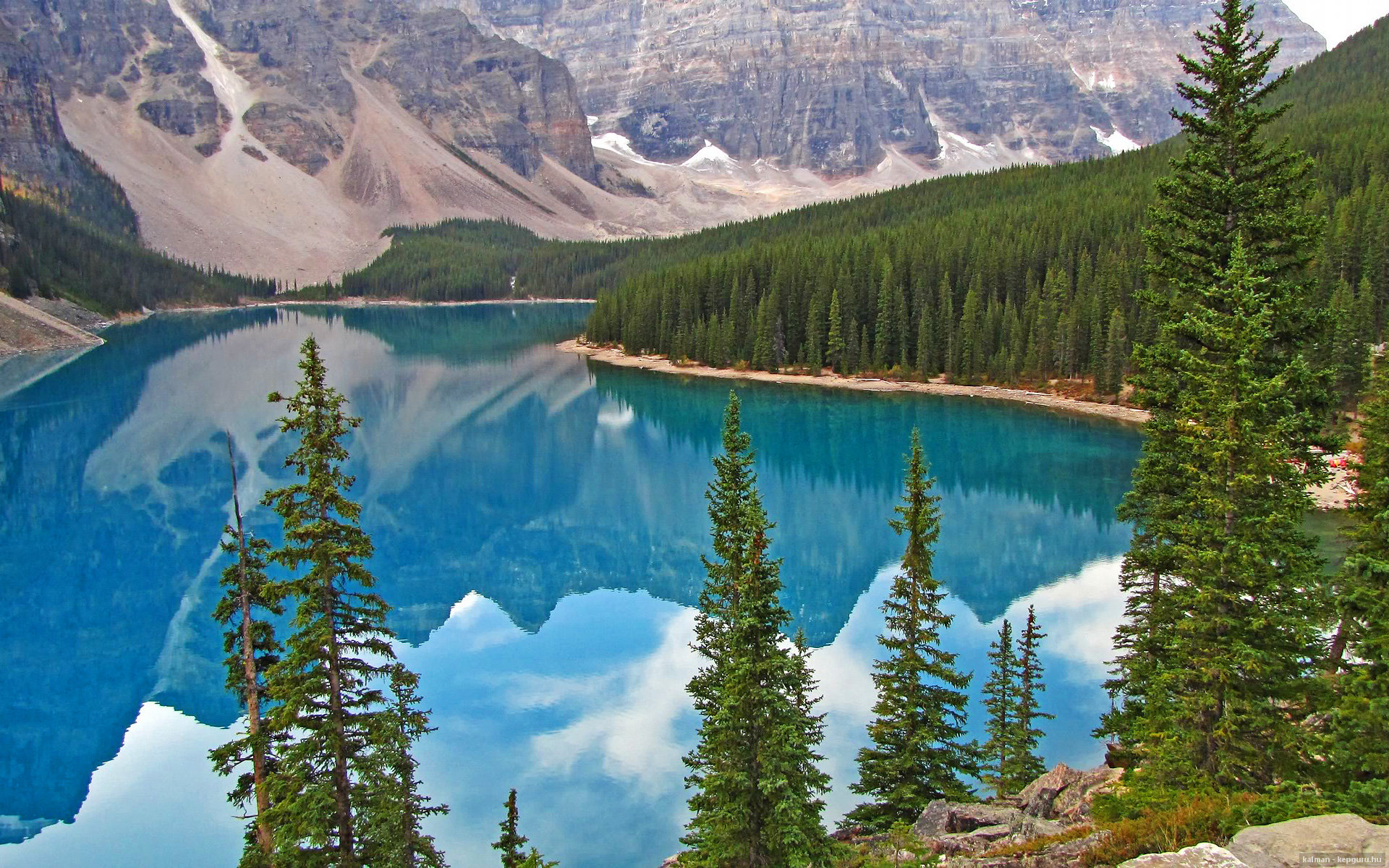 格拉纳达主场输球,积分继续滑落,格拉纳达足球俱乐部最新消息