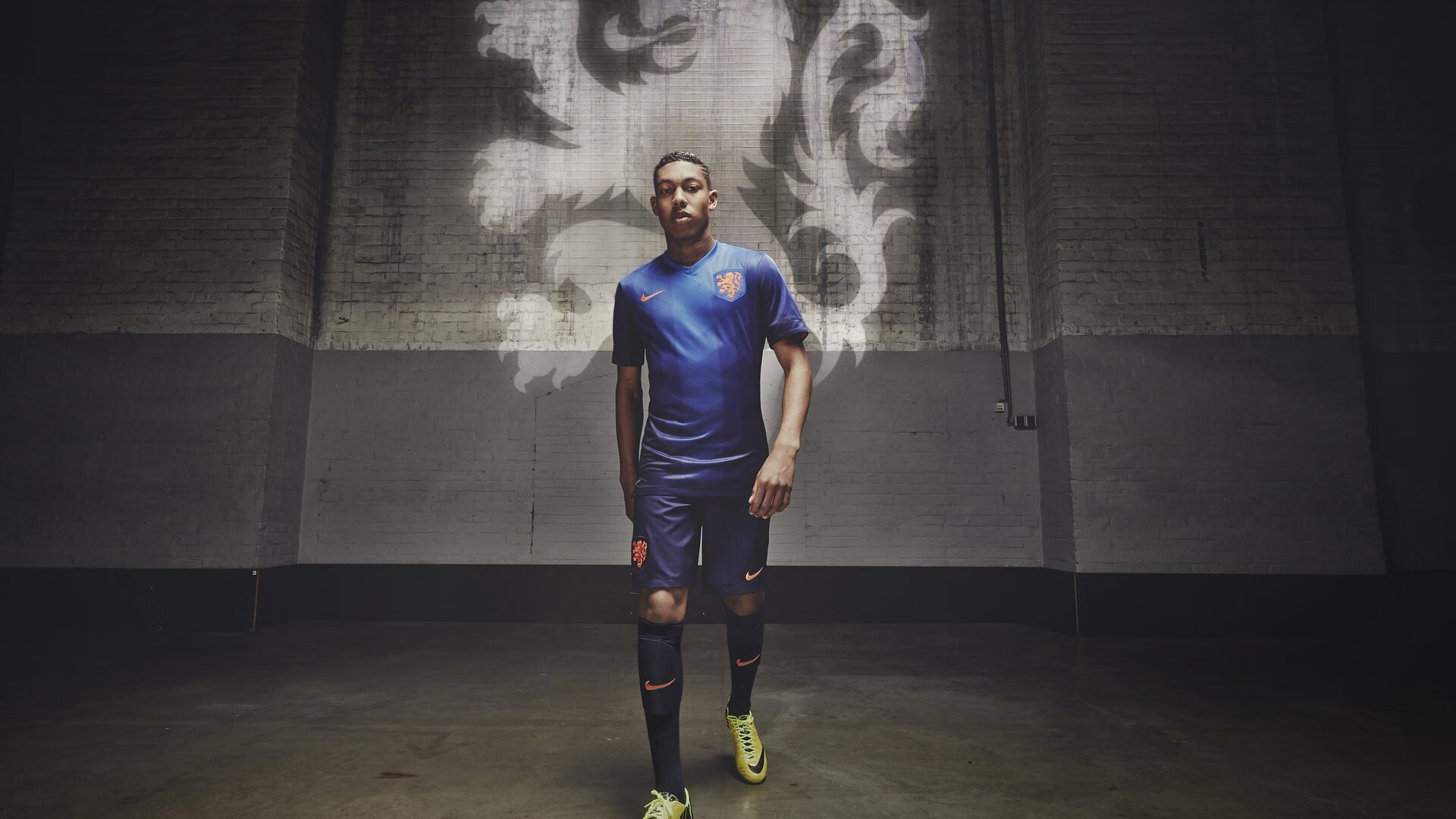 快船新人拍摄官方采访首秀表现自然大方,快船新星