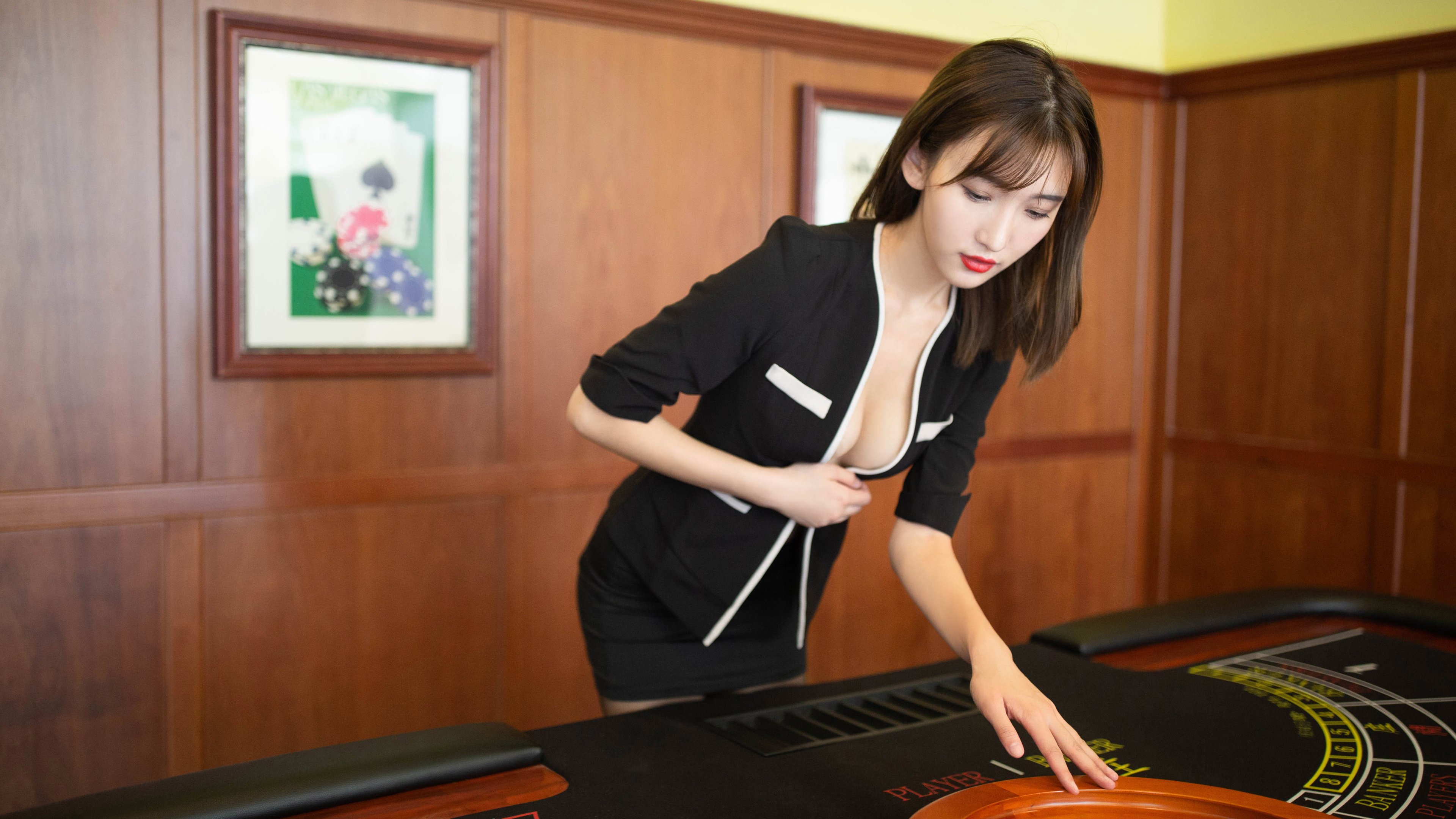 热火召开团队会议明确阶段目标任务分配,会议团队展示话术