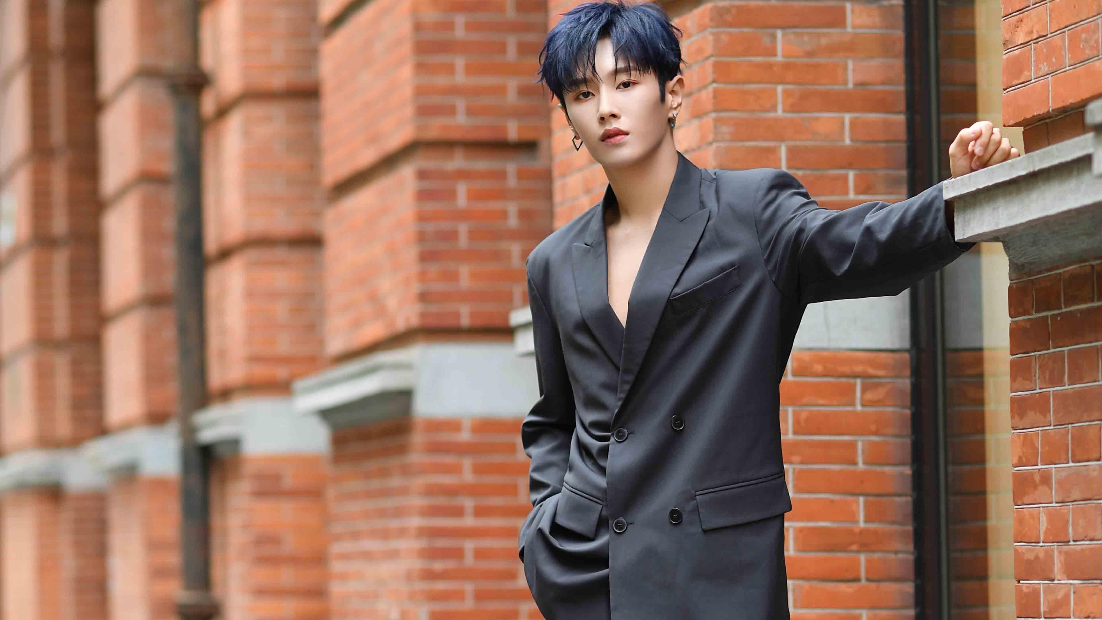 开云网页版-跨界合作推出足球题材的电影和纪录片，弘扬体育精神，足球类纪录片