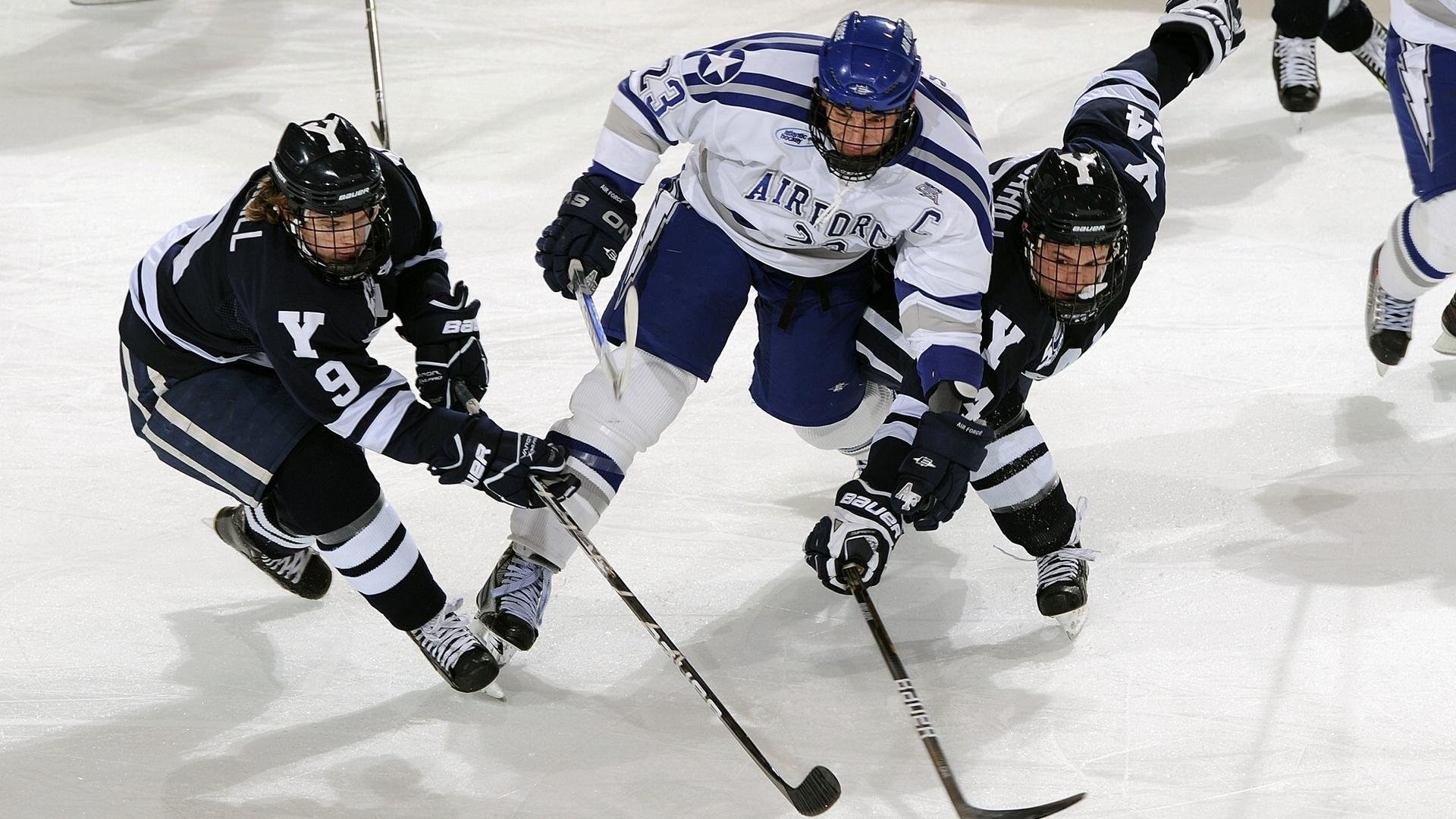 开云体育地址-查尔莫斯：老将状态依旧火热，查尔莫斯集锦
