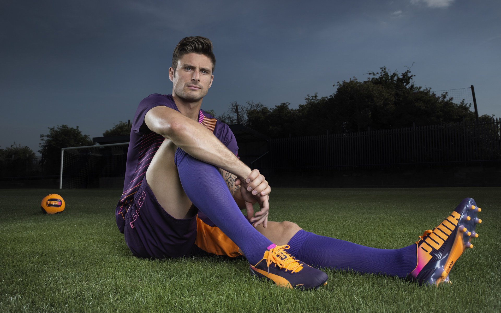 球队体能结构是否影响教练使用首发与替补分布计划，足球队拉体能